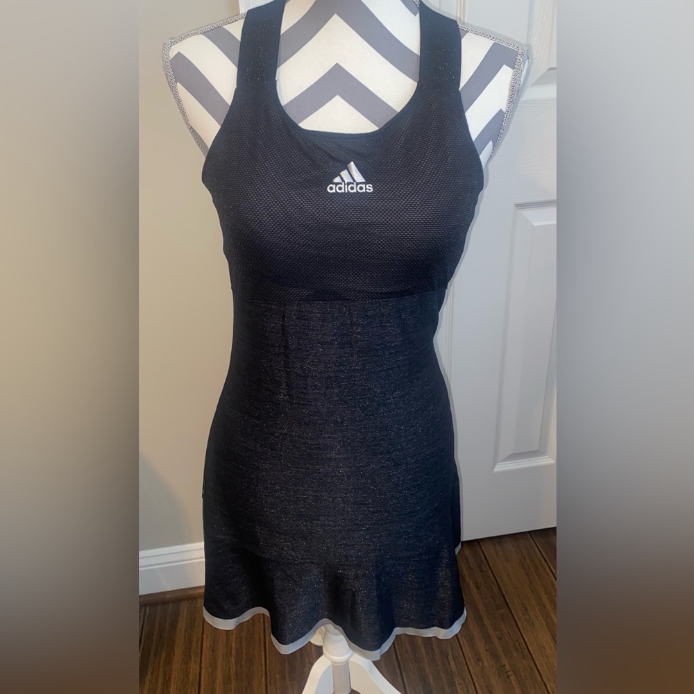 EUC adidas Women's Black With A Silver Shimmer Tennis Y-Dress Size Medium